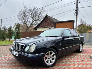 Mercedes E-Class foto 11