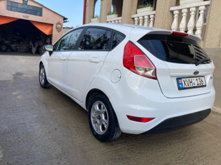 Ford Fiesta 5D