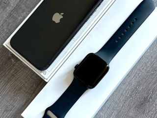 iPhone 11 + Apple Watch SE