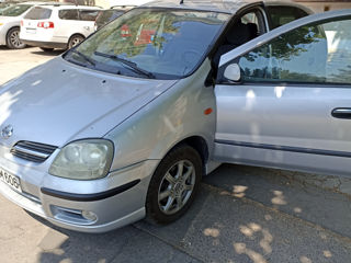 Nissan Almera foto 8