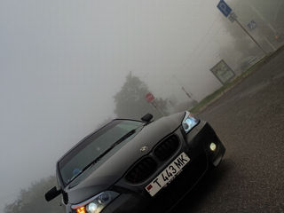 BMW 5 Series foto 4