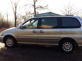 KIA Carnival foto 2