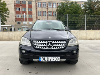 Mercedes M-Class foto 2