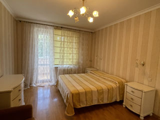 Apartament cu 3 camere, 126 m², Buiucani, Chișinău foto 12