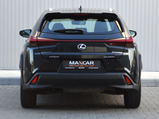 Lexus UX foto 2