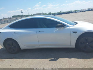 Tesla Model 3 foto 12