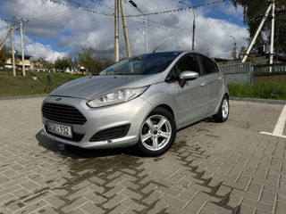 Ford Fiesta foto 2