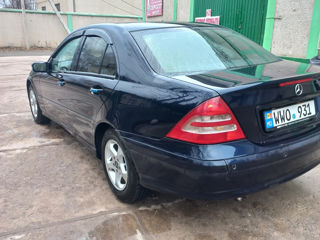 Mercedes C-Class foto 4