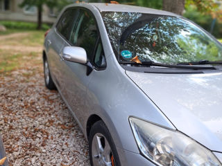 Toyota Auris foto 2