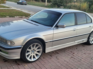 BMW 7 Series foto 2