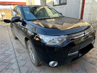 Mitsubishi Outlander foto 3