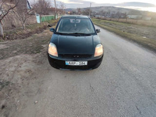 Ford Fiesta foto 5