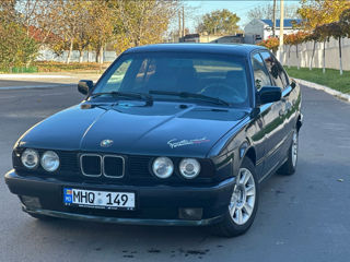 BMW 5 Series foto 8