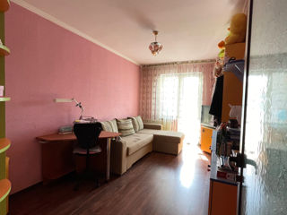 Apartament cu 3 camere, 70 m², Periferie, Cahul foto 2