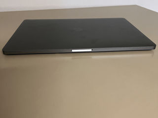 Macbook Pro 16 2019 intel core i7 16Gb/512Gb TouchBar foto 3