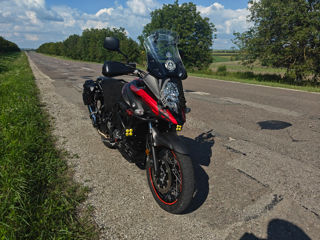 Suzuki V-Strom 650 XT foto 1