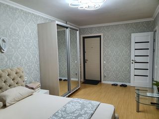 Apartament cu 2 camere, 60 m², Buiucani, Chișinău foto 3