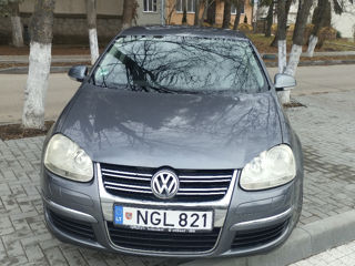 Volkswagen Jetta foto 2