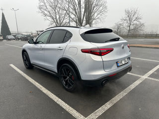 Alfa Romeo Stelvio foto 8