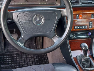 Mercedes E-Class foto 8