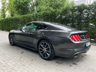 Ford Mustang foto 5