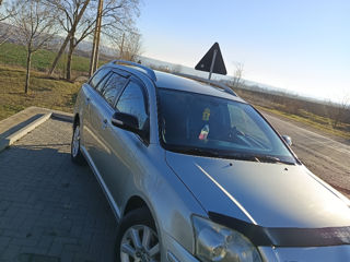 Toyota Avensis foto 3