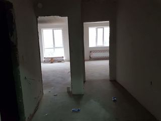 Apartament cu 1 cameră în varianta albă foto 3