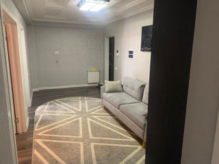 Apartament cu 2 camere, 77 m², Buiucani, Chișinău foto 3