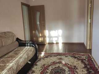 Apartament cu 2 camere, 45 m², Buiucani, Chișinău foto 2