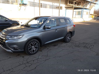 Mitsubishi Outlander foto 3