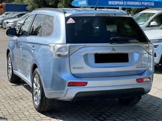 Mitsubishi Outlander foto 3