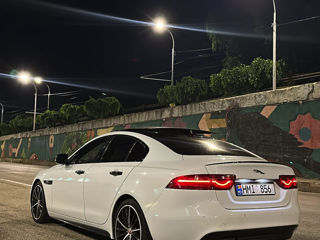 Jaguar XE фото 2