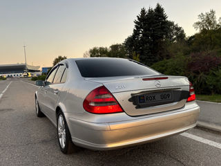 Mercedes E-Class foto 2