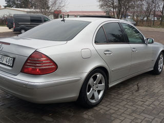 Mercedes E-Class foto 2