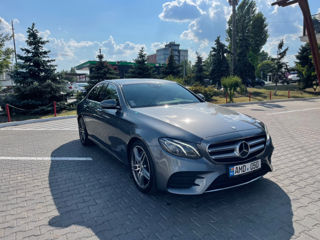 Mercedes E-Class foto 2