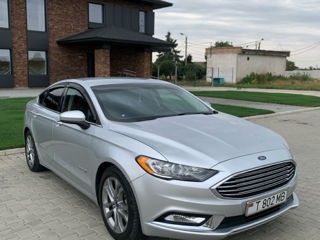 Ford Fusion foto 2