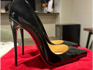 Christian Louboutin foto 1