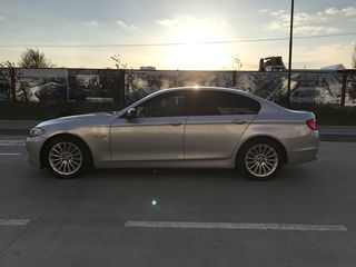 BMW 5 Series foto 4