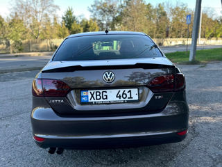 Volkswagen Jetta foto 4