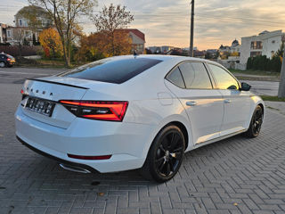 Skoda Superb foto 2