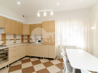 Casa, 170 mp, Centru, 1300€ ! foto 3