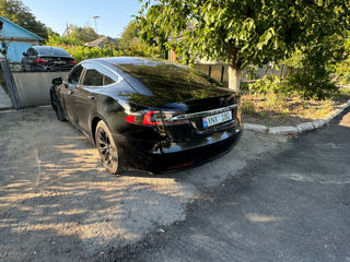 Tesla Model S foto 3