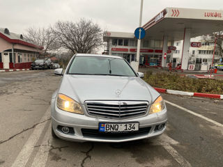 Mercedes C-Class foto 2