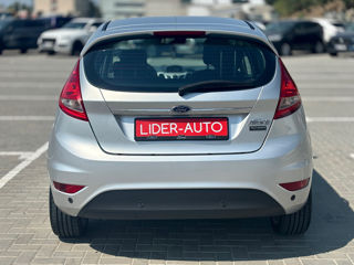 Ford Fiesta foto 5