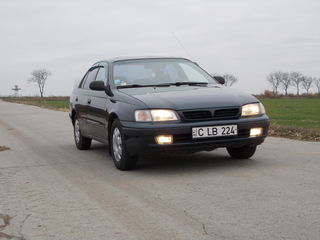 Toyota Carina foto 5