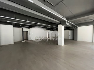 Oficiu spre chirie, euroreparație, openspace, Centru, 7800 € ! foto 4