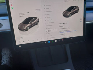 Tesla Model 3 foto 9