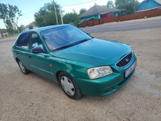 Hyundai Accent foto 1