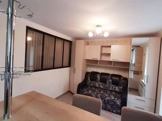 Dau In Chirie Apartament Cu 2 Odai Buiucani 180 Euro