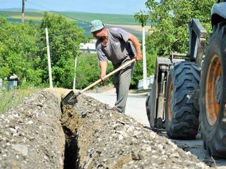 canalizare, apeduct si tot de ce aveti nevoie in gospodarie foto 10